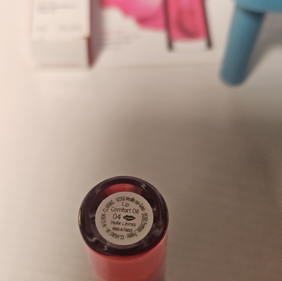 Clarins Lip Comfort Oil - Picture 3 of 12